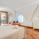 Guesthost - Casa Querida Central & Elegant Flat